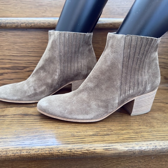 Vince Haider Suede Ankle Boots Taupe/Tan 8.5 NWOT - Picture 6 of 12